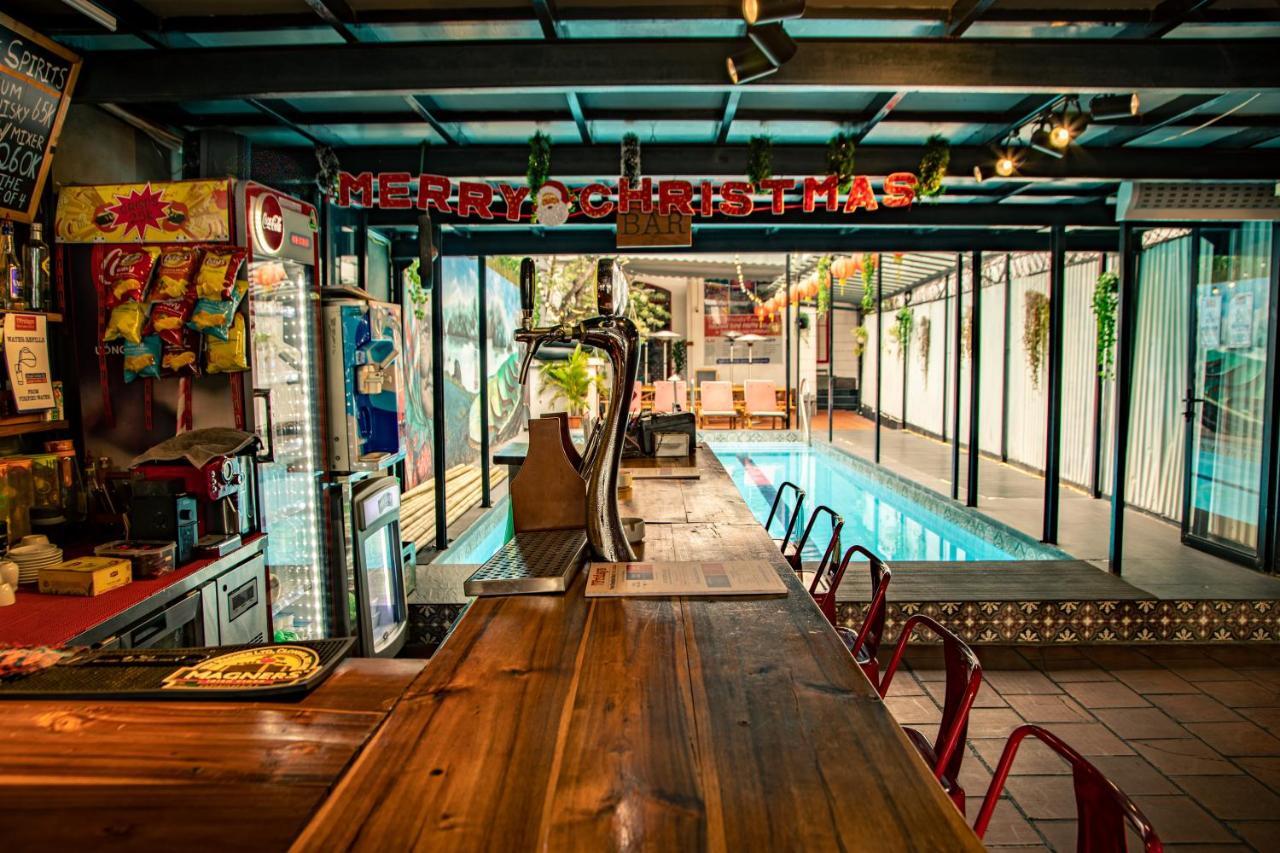 7Fridays West Lake Hostel Tay Ho Eksteriør bilde